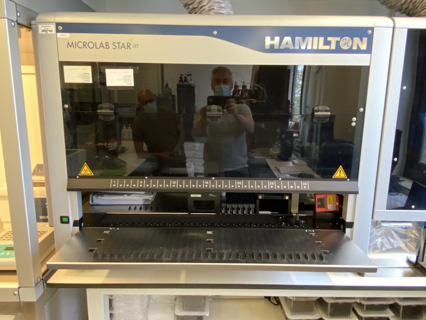 Hamilton-Starlet-LC&S-used-laboratory-equipment-01