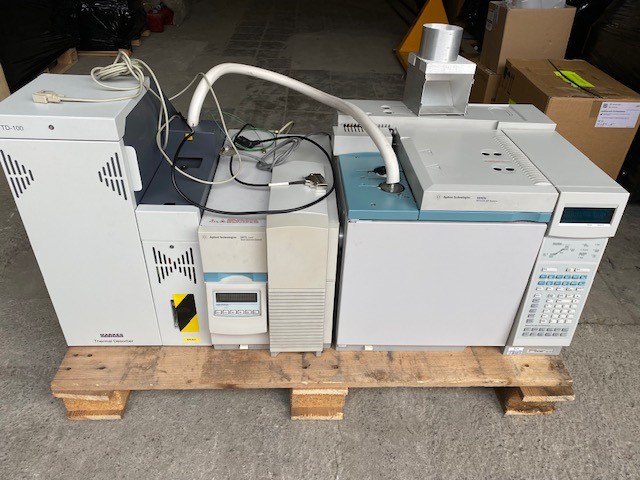 Agilent 6890N-analytical-used-laboratory-instruments-LC&S-01