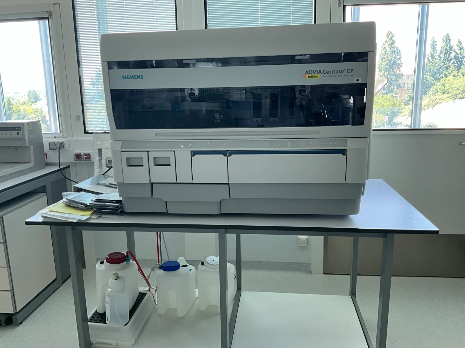 SIEMENS-CENTAUR-CP-immunology-analyzer-used-LC&S
